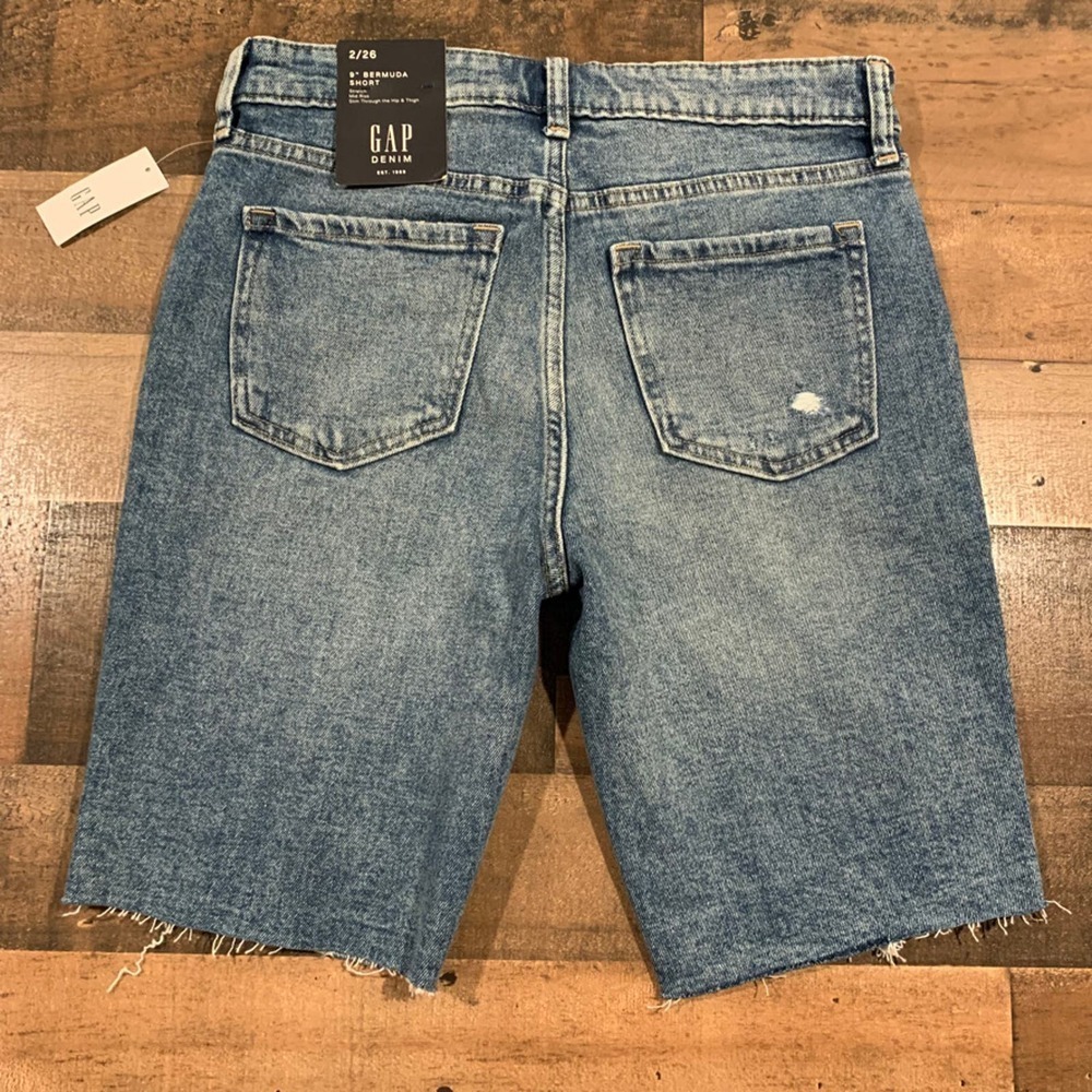 GAP 9" Bermuda Jean Shorts - Picture 5 of 8